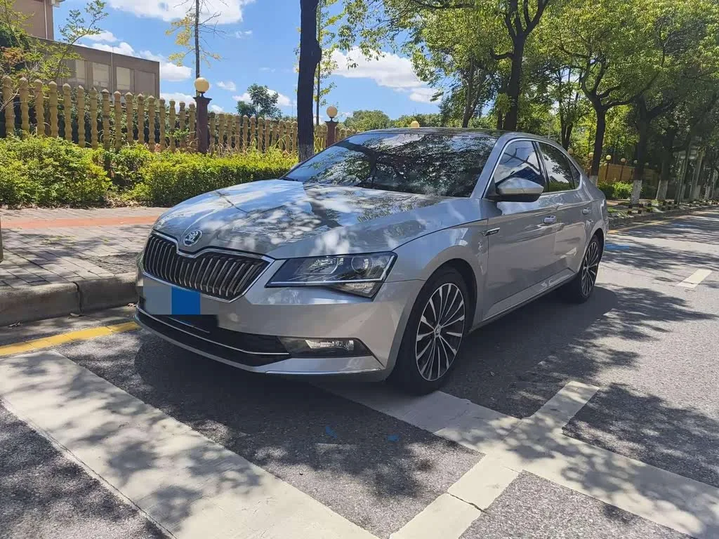 Skoda Superb 2019 из Китая — купить под ключ