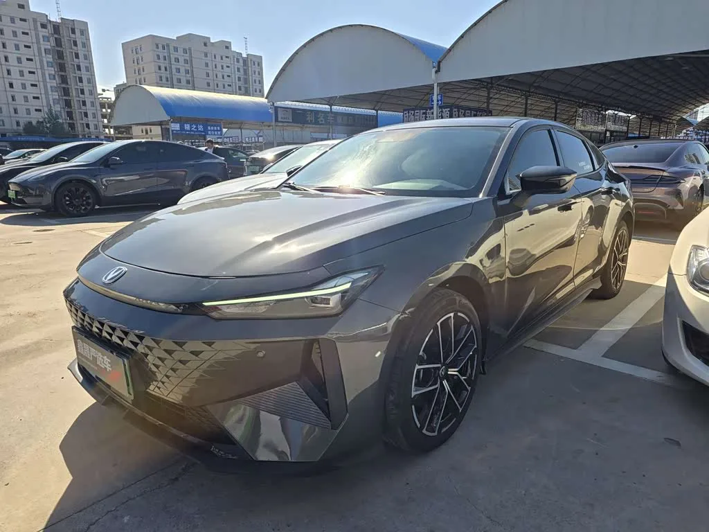 Changan UNI-V Hybrid 2024 из Китая — купить под ключ