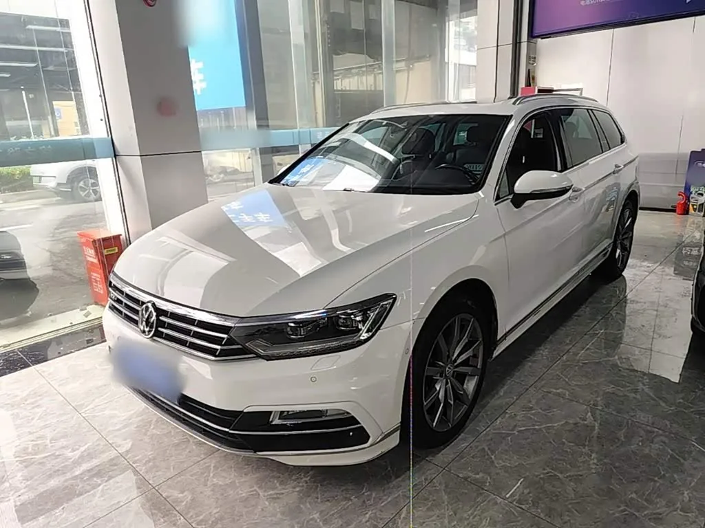 Volkswagen Passat Variant 2017 из Китая — купить под ключ
