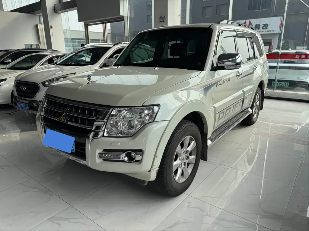 Mitsubishi Pajero 2020 из Китая — купить под ключ