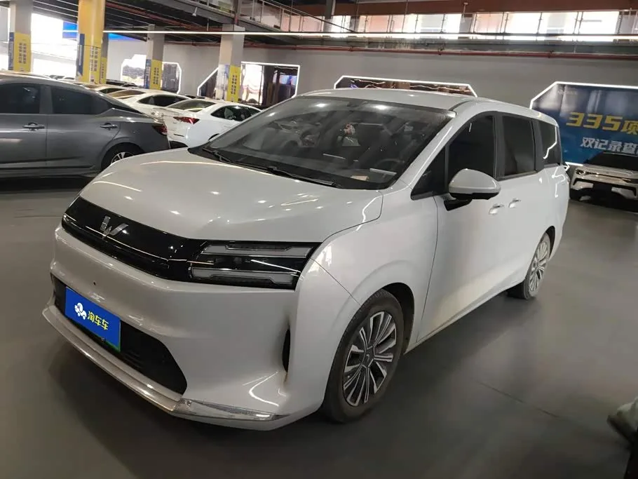 Wuling Starlight 730 Hybrid/EV 2025 из Китая — купить под ключ