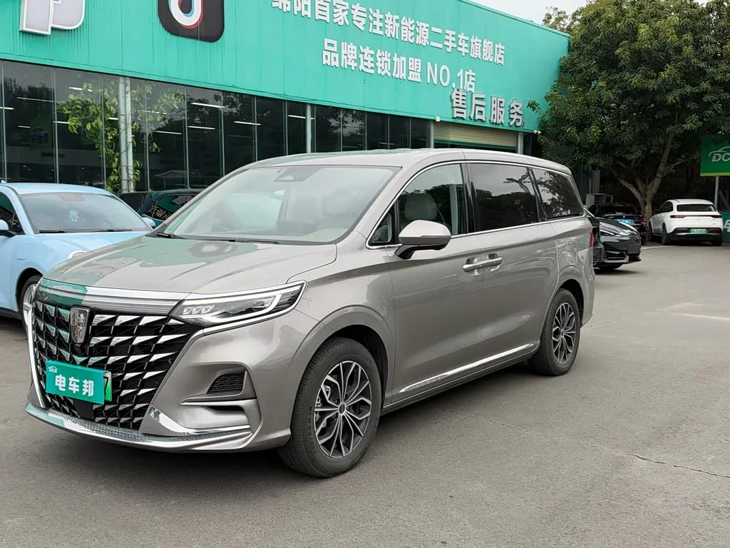 Roewe iMax 8 EV 2025 из Китая — купить под ключ