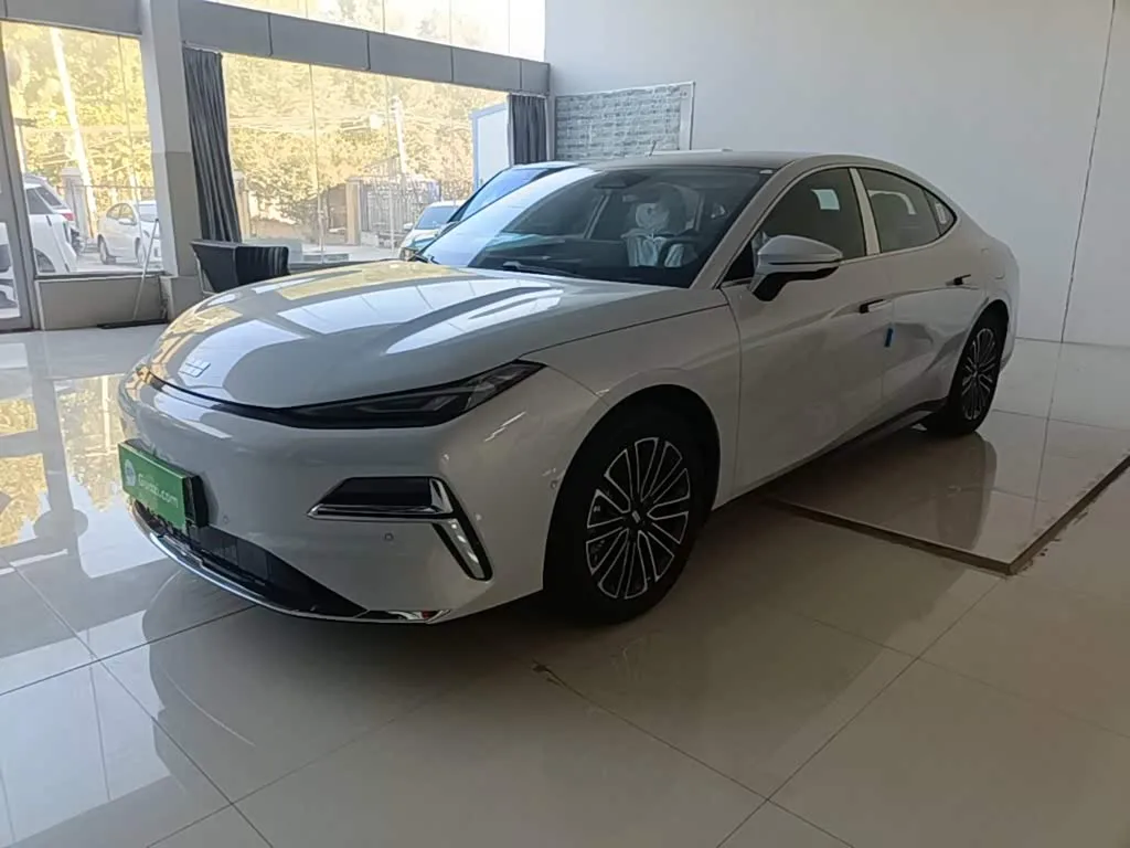 Geely Galaxy Starshine 8 EM-i 2026 из Китая — купить под ключ