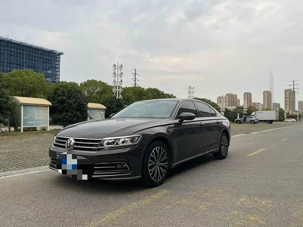 Volkswagen Phideon 2017 из Китая — купить под ключ