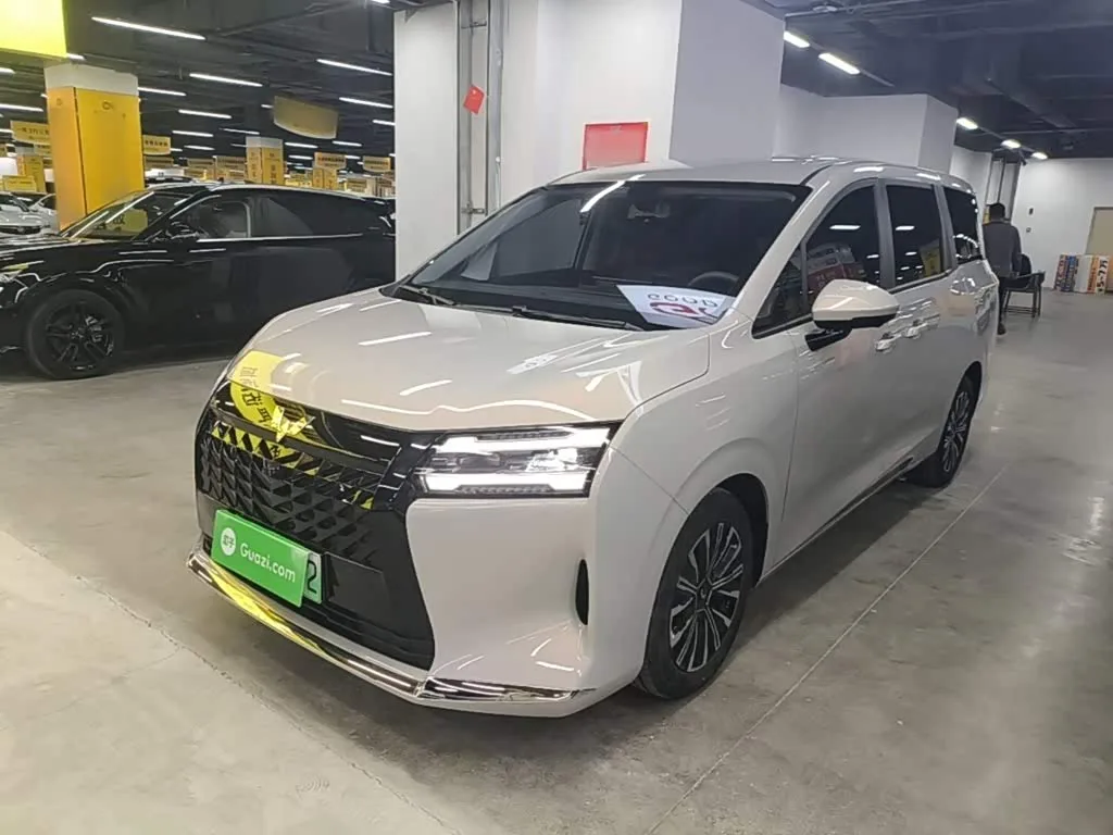 Wuling Starlight 730 Hybrid/EV 2026 из Китая — купить под ключ