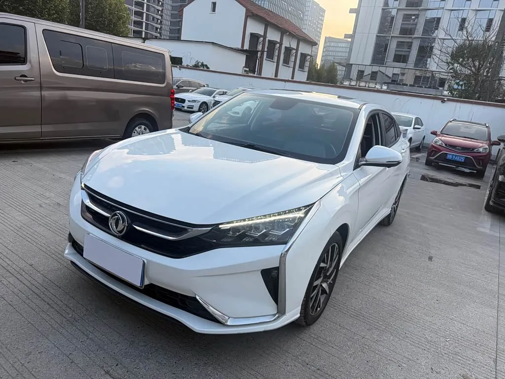 Dongfeng Aeolus Yixuan 2020 из Китая — купить под ключ
