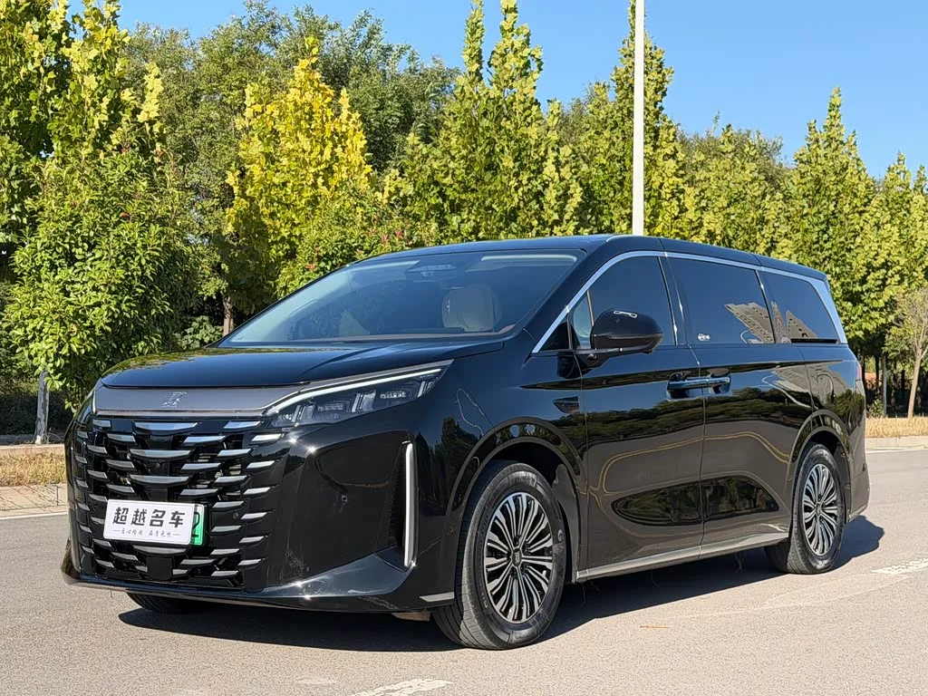 BYD Xia 2025 из Китая — купить под ключ