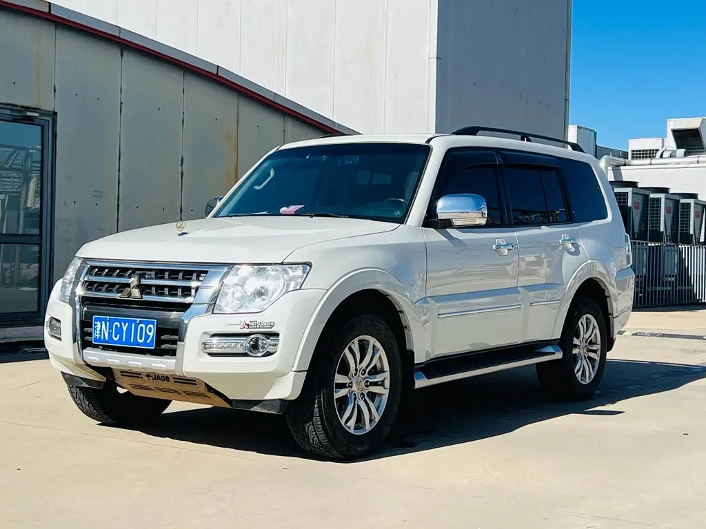 Mitsubishi Pajero 2018 из Китая — купить под ключ