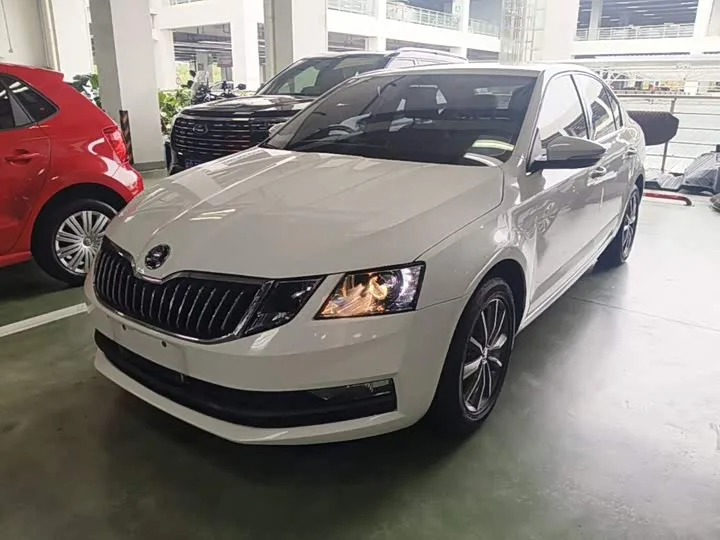 Skoda Octavia Pro 2022 из Китая — купить под ключ