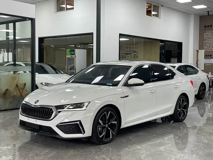Skoda Octavia Pro 2023 из Китая — купить под ключ