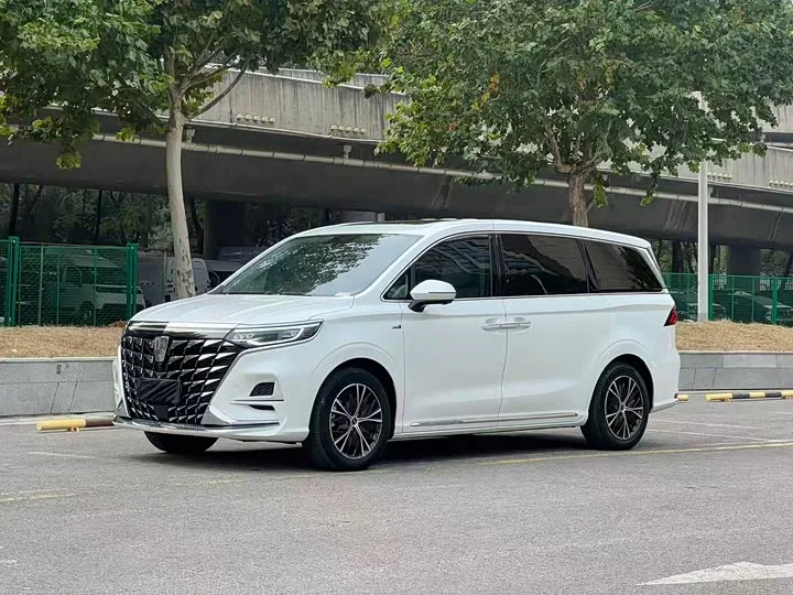 Roewe iMax 8 2023 из Китая — купить под ключ