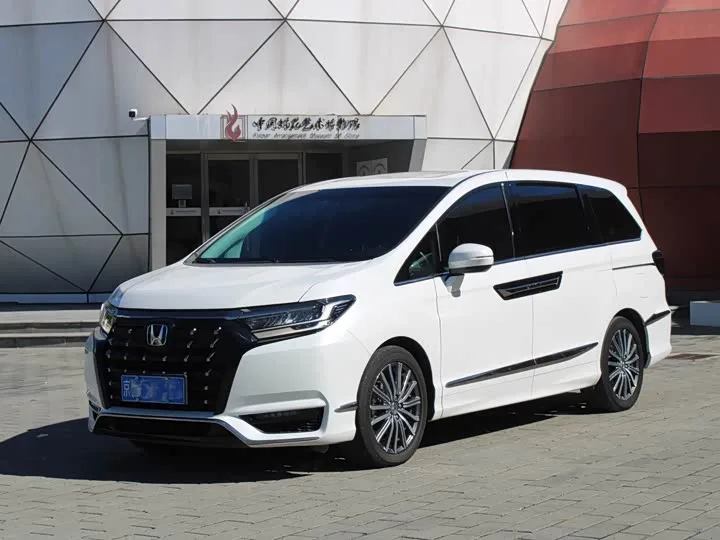 Honda Elysion 2022 из Китая — купить под ключ