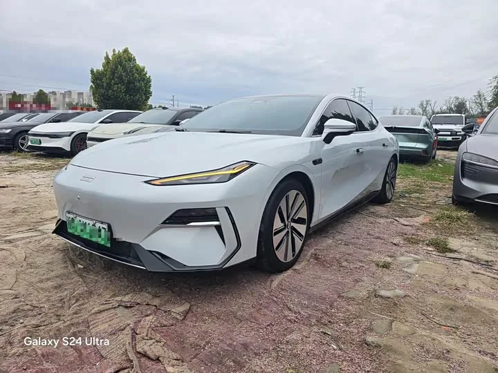 Geely Galaxy E8 2024 из Китая — купить под ключ