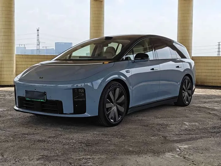 LiXiang i8 2025 из Китая — купить под ключ