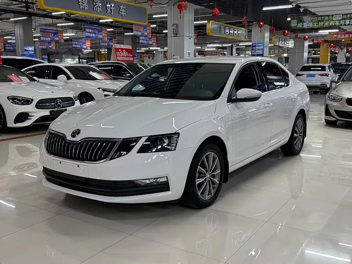 Skoda Octavia Pro 2023 из Китая — купить под ключ