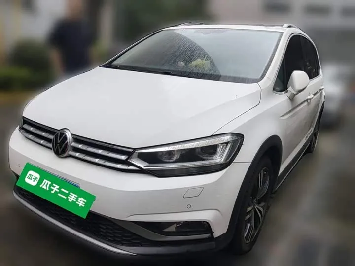 Volkswagen Touran L 2022 из Китая — купить под ключ