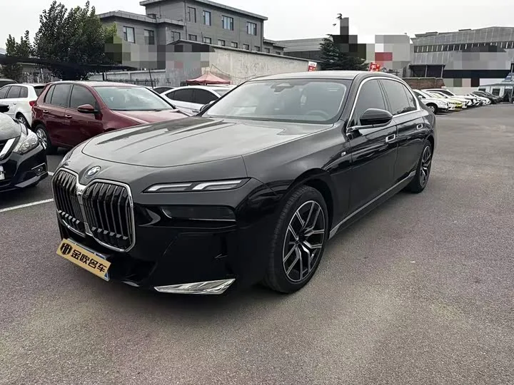 BMW 7 Series 2024 из Китая — купить под ключ