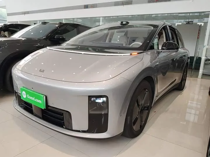 LiXiang i8 2025 из Китая — купить под ключ