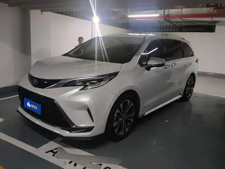Toyota Granvia 2023 из Китая — купить под ключ