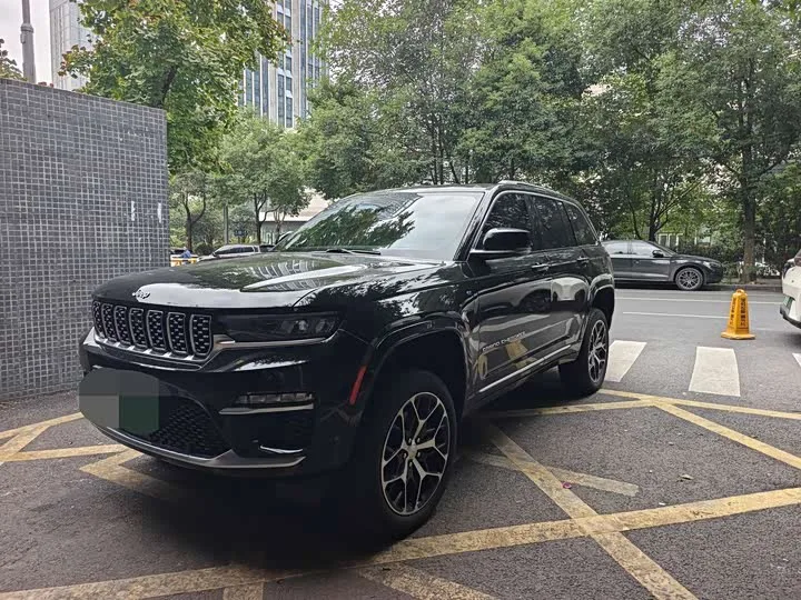 Jeep Grand Cherokee Hybrid 2026 из Китая — купить под ключ