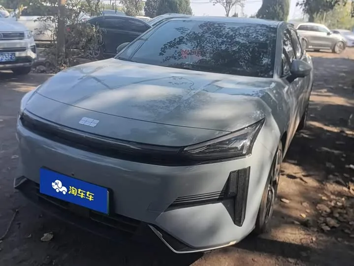 Geely Galaxy L6 2023 из Китая — купить под ключ
