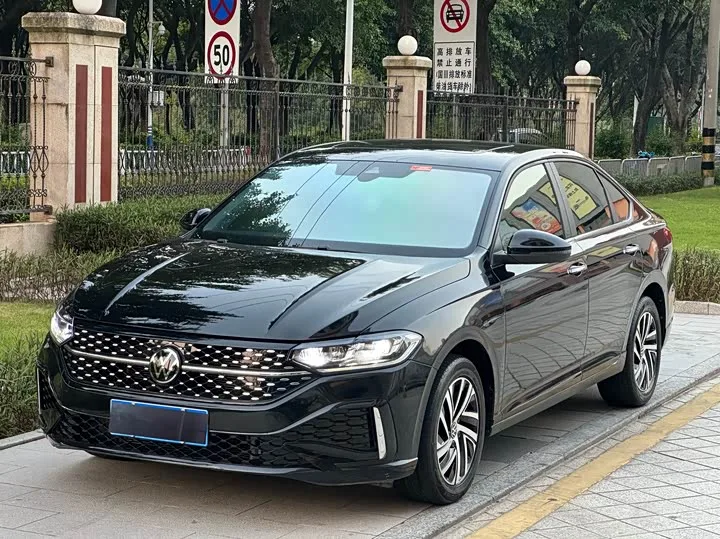 Volkswagen Lavida 2024 из Китая — купить под ключ