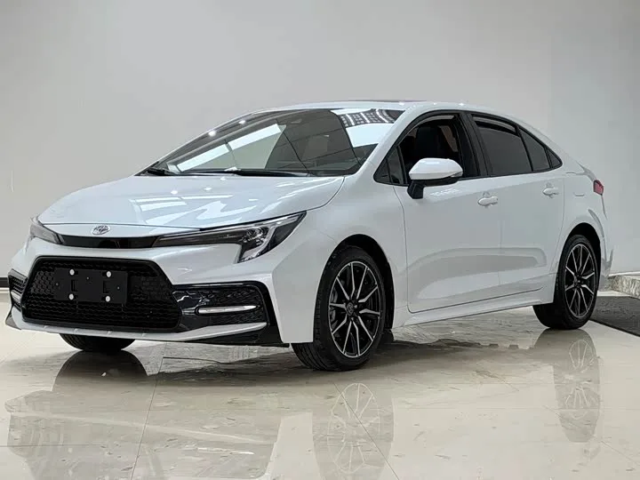 Toyota Levin 2023 из Китая — купить под ключ