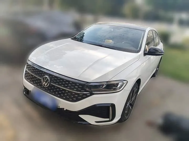 Volkswagen Lavida 2023 из Китая — купить под ключ