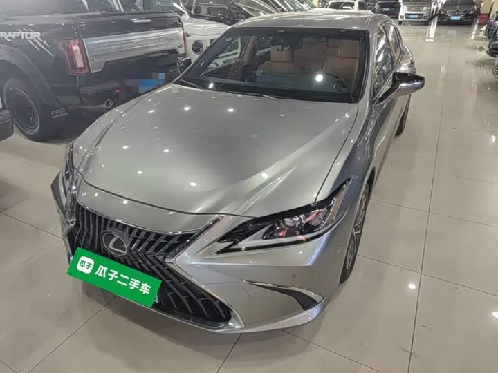 Lexus ES 2023 из Китая — купить под ключ