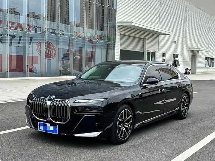 BMW 7 Series 2023 из Китая — купить под ключ