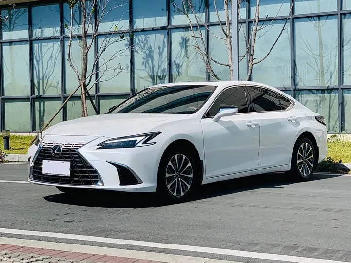 Lexus ES 2025 из Китая — купить под ключ