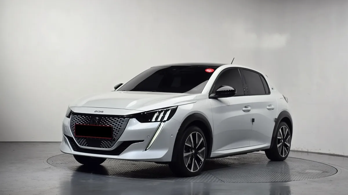 Peugeot 208 2022 из Кореи — купить под ключ