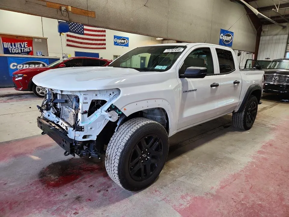 Chevrolet Colorado T 2024 из США — купить под ключ