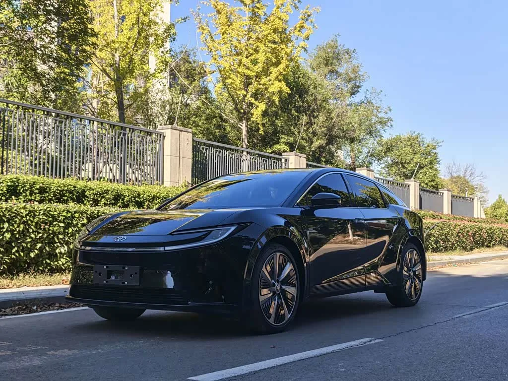 Toyota bZ5 2026 из Китая — купить под ключ