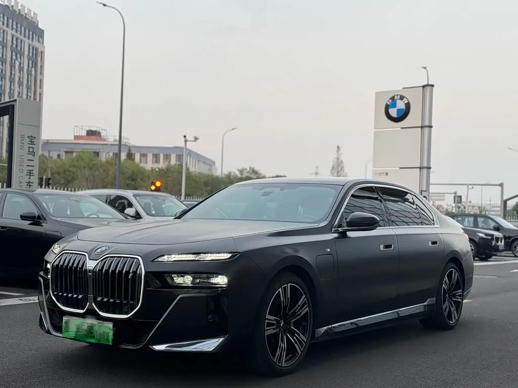 BMW i7 2024 из Китая — купить под ключ
