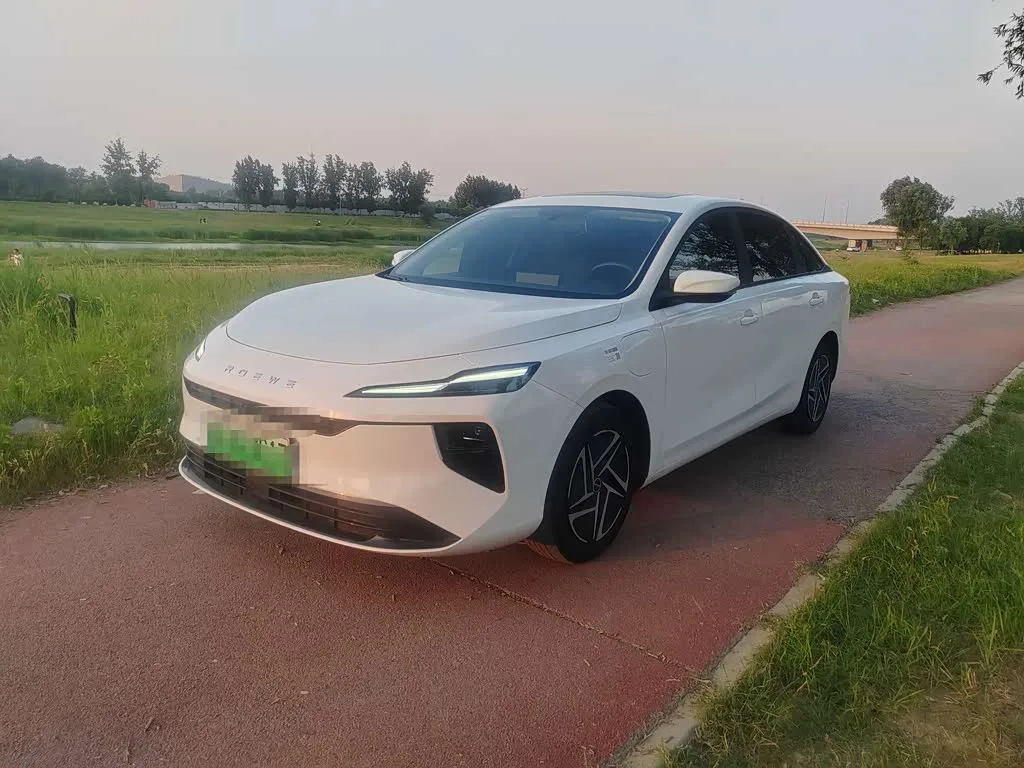 Roewe D6 2025 из Китая — купить под ключ