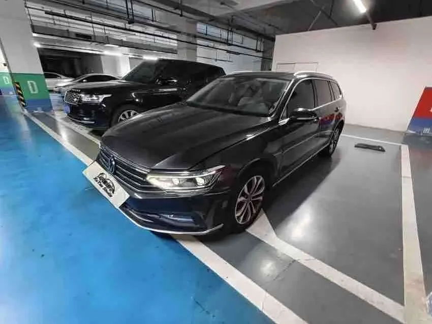 Volkswagen Passat Variant 2023 из Китая — купить под ключ