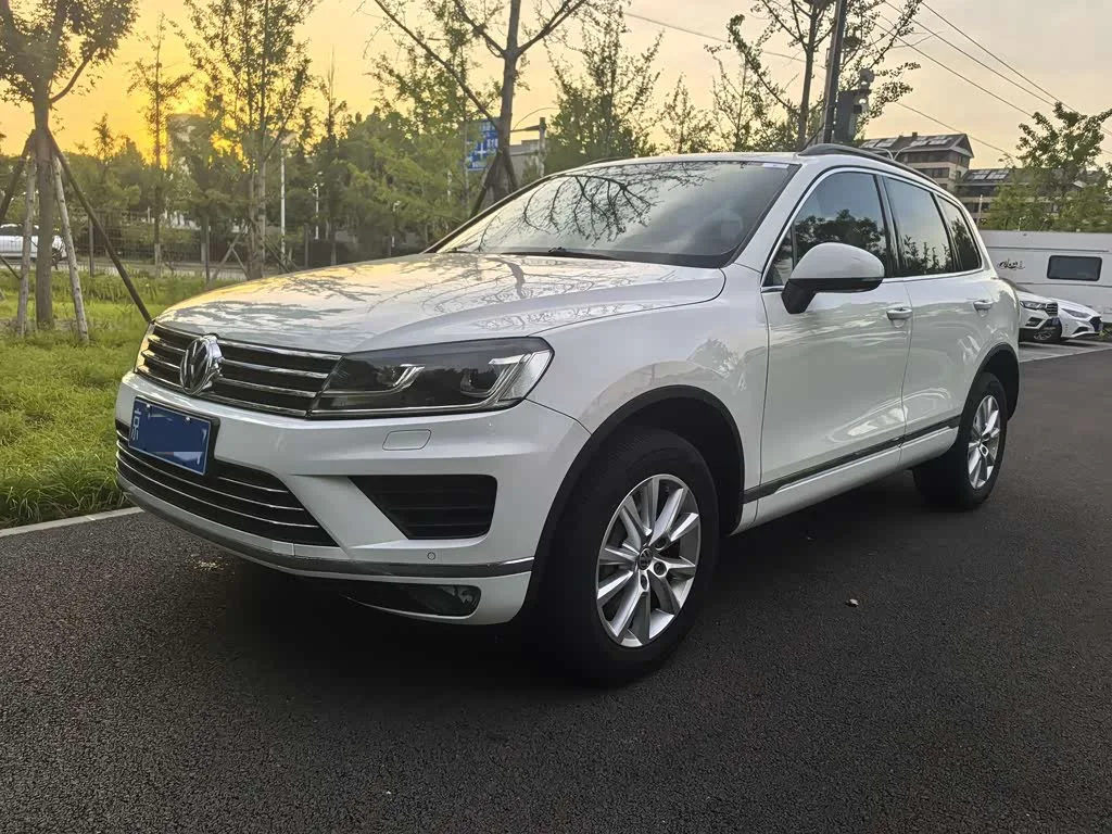 Volkswagen Touareg 2016 из Китая — купить под ключ
