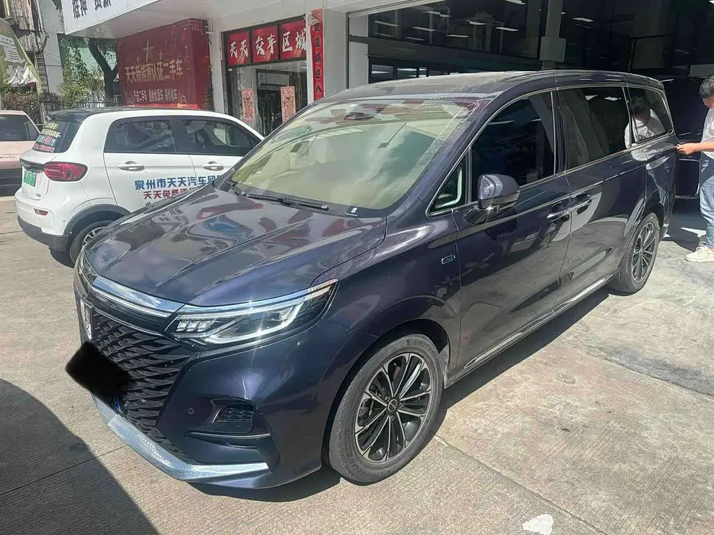 Roewe iMax 8 2022 из Китая — купить под ключ
