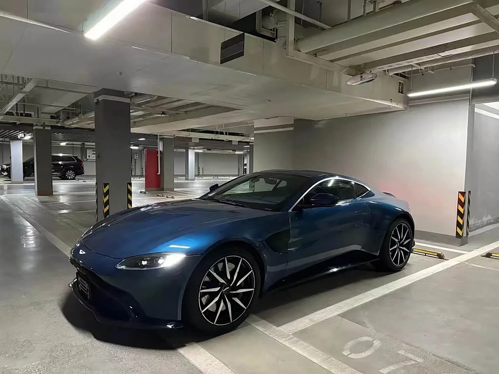 Aston Martin V8 Vantage 2020 из Китая — купить под ключ