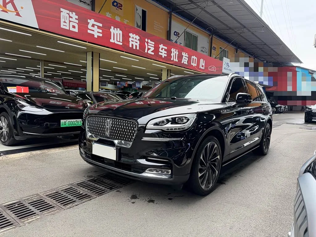 Lincoln Aviator 2023 из Китая — купить под ключ