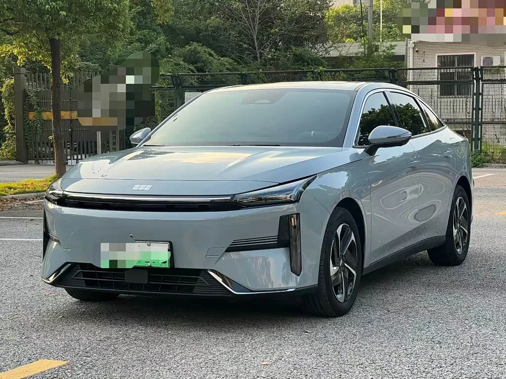 Geely Galaxy L6 2025 из Китая — купить под ключ
