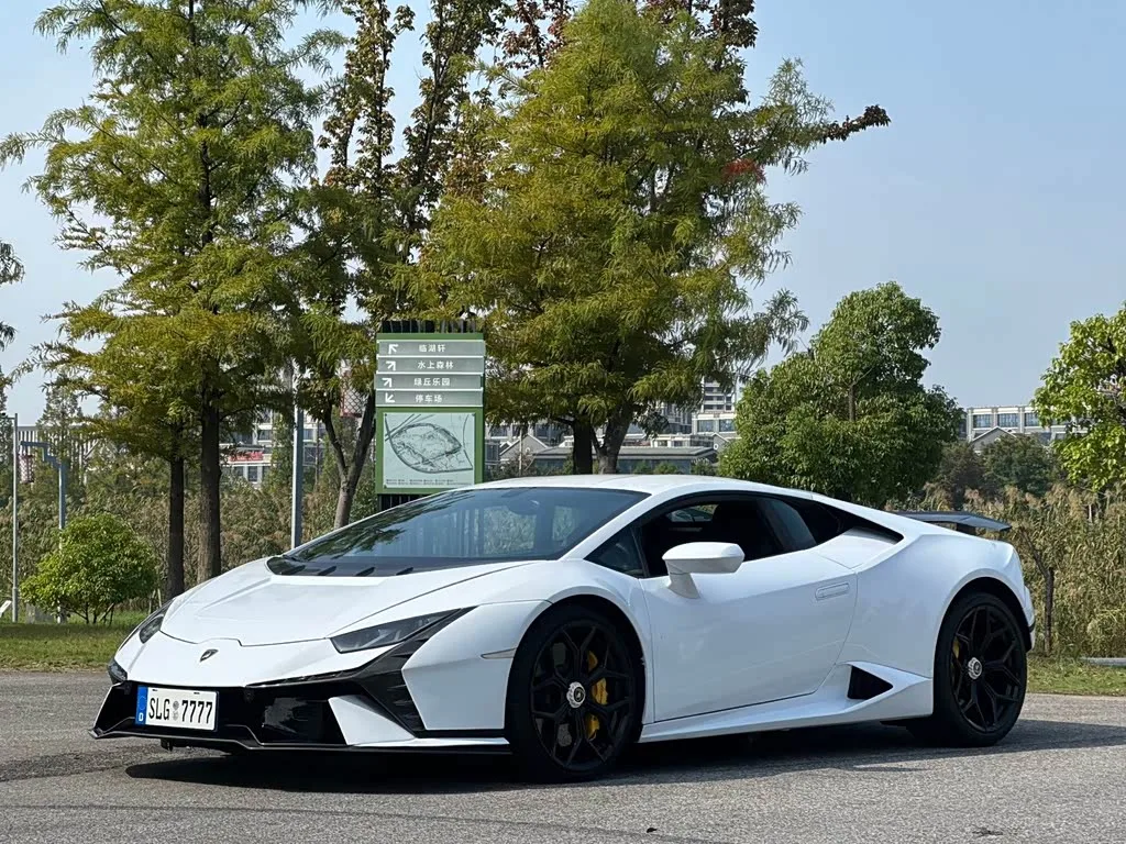Lamborghini Huracán 2016 из Китая — купить под ключ