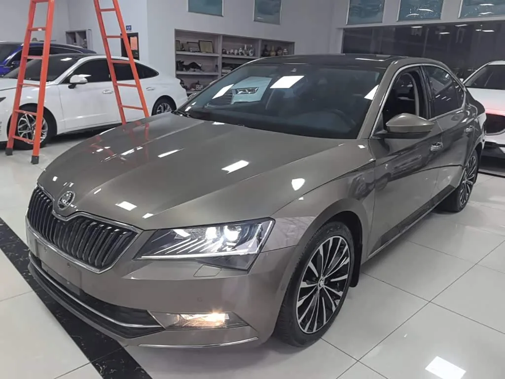 Skoda Superb 2018 из Китая — купить под ключ