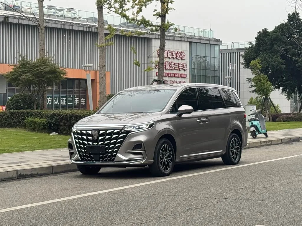 Roewe iMax 8 EV 2025 из Китая — купить под ключ