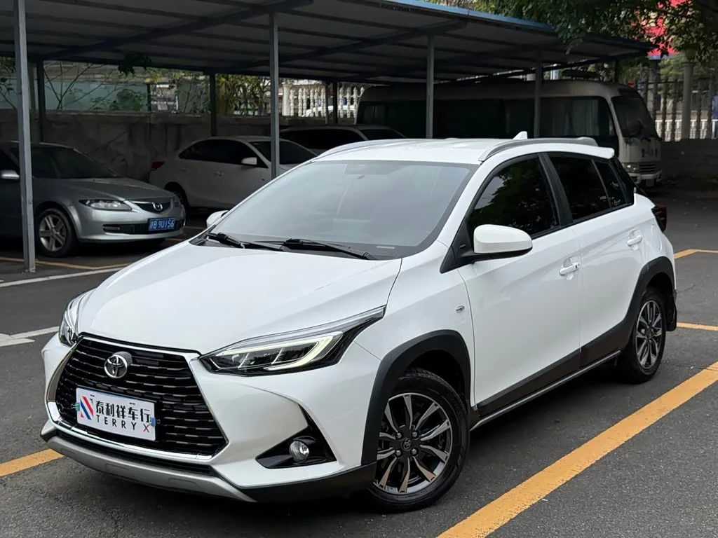 Toyota Yaris L Hatchback 2022 из Китая — купить под ключ