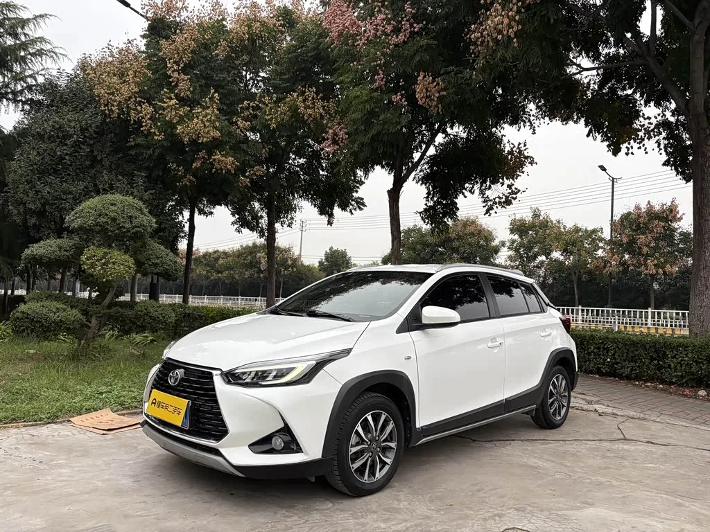Toyota Yaris L Hatchback 2023 из Китая — купить под ключ