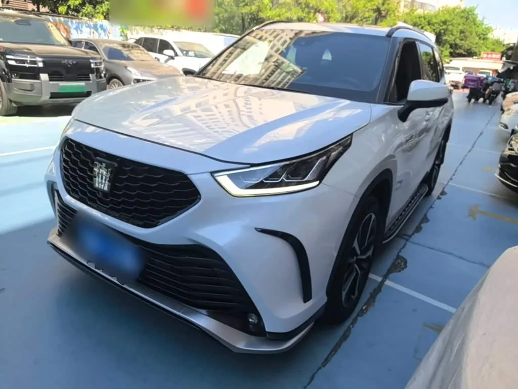 Toyota Crown Kluger 2021 из Китая — купить под ключ