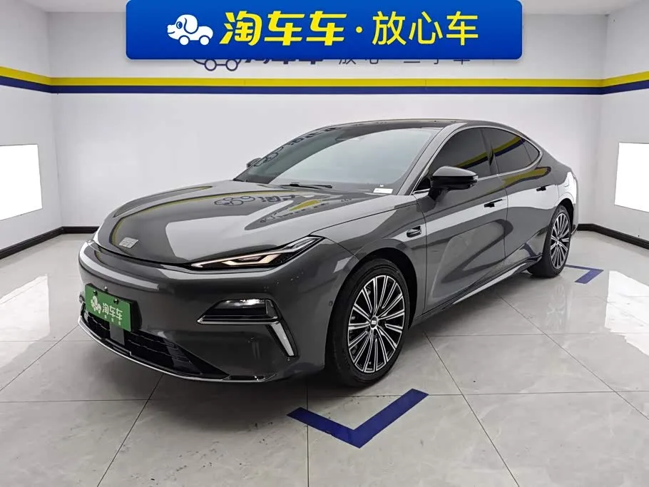Geely Galaxy Starshine 8 EM-i 2025 из Китая — купить под ключ