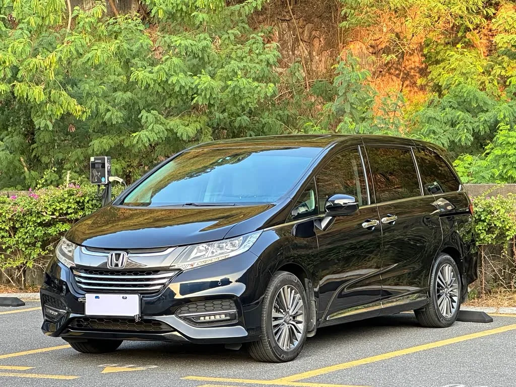 Honda Odyssey 2018 из Китая — купить под ключ